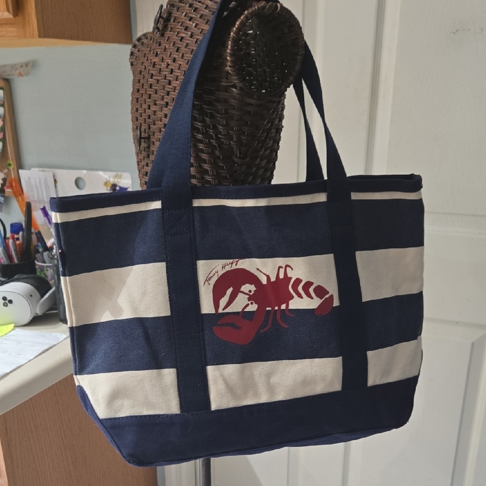 Tommy Hilfiger Navy and Cream Striped Tote - Picture 5 of 12